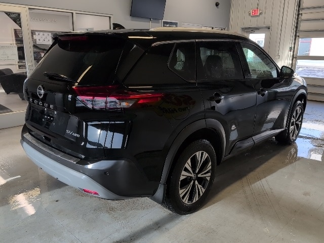 2021 Nissan Rogue SV photo 3