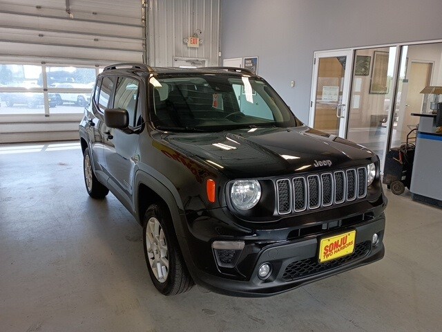 2023 Jeep Renegade Latitude Upland photo 3