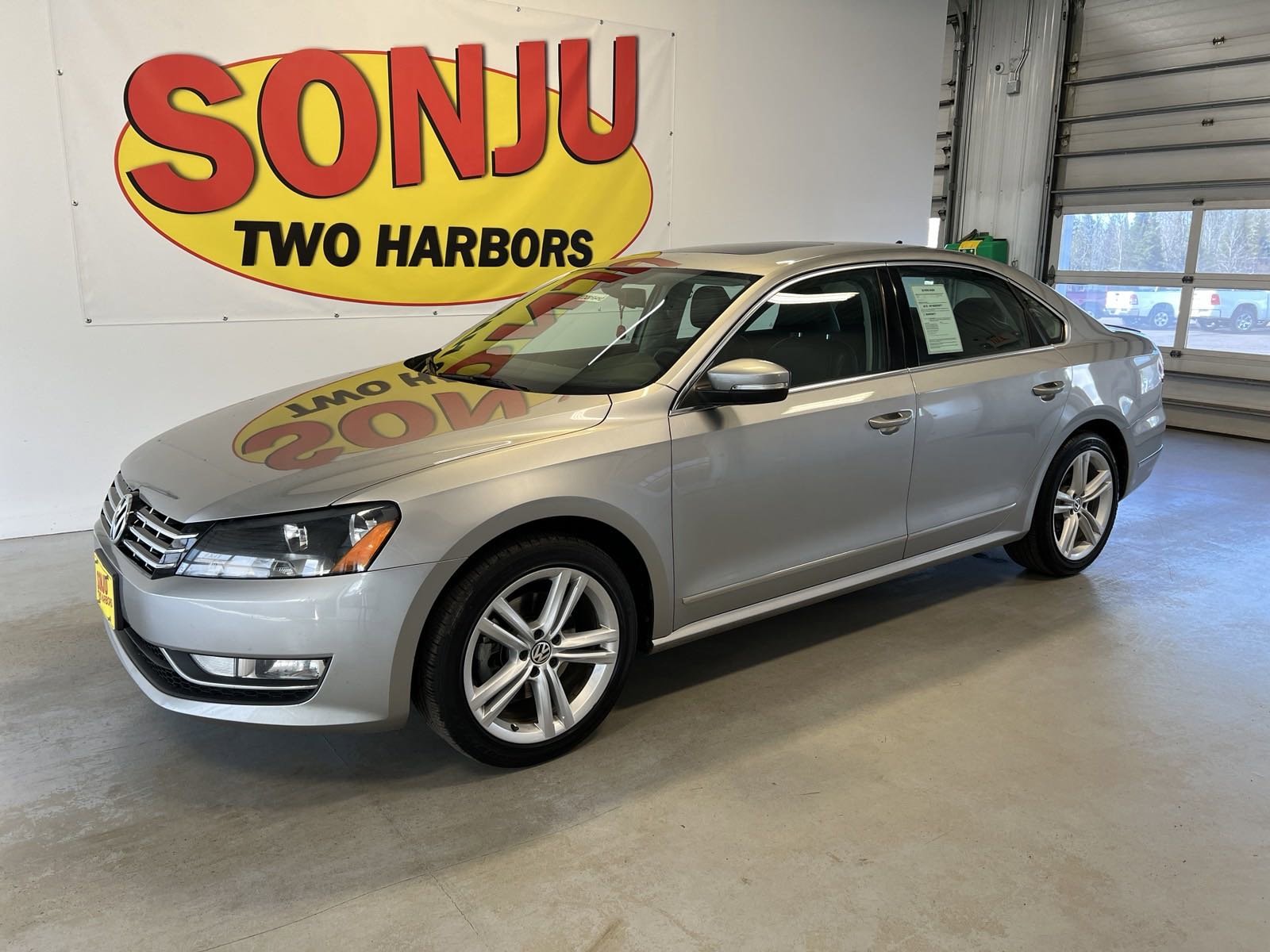 Used 2013 Volkswagen Passat SEL with VIN 1VWCN7A3XDC056092 for sale in Two Harbors, Minnesota
