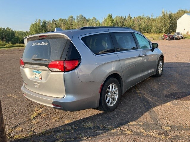 2020 Chrysler Voyager LXi photo 2