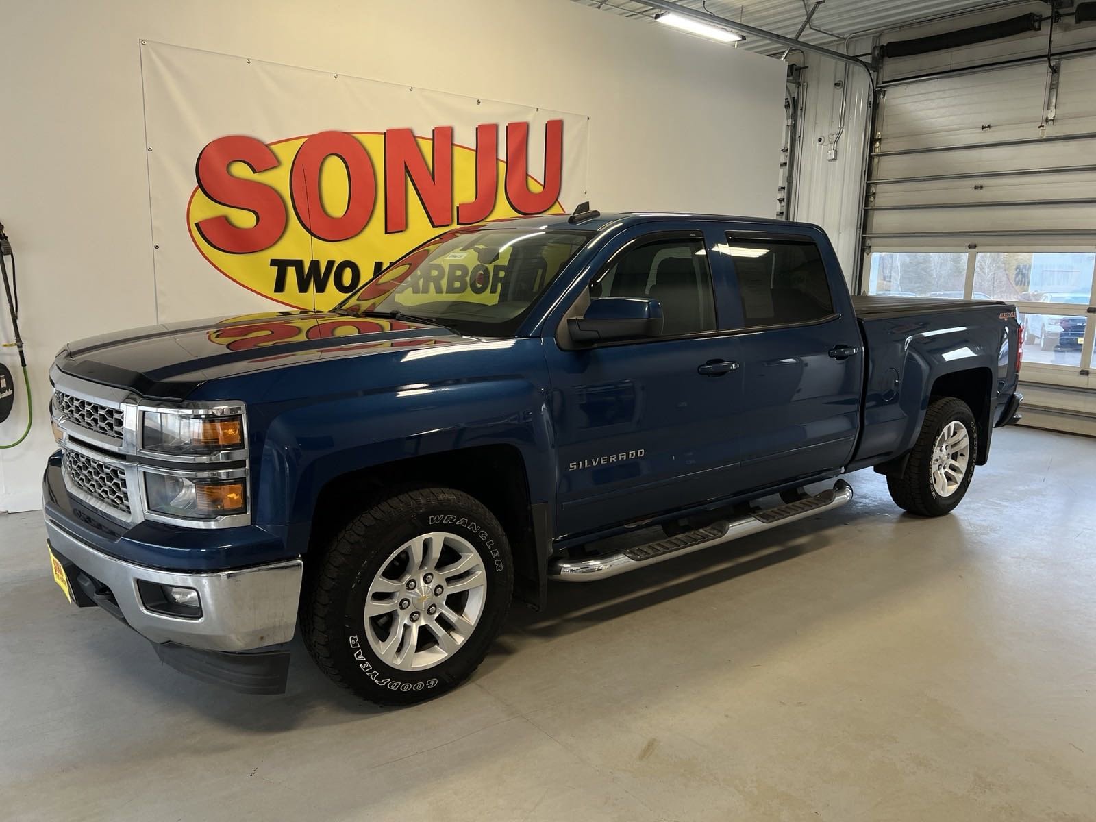 Used 2015 Chevrolet Silverado 1500 LT with VIN 1GCUKREC5FF202731 for sale in Two Harbors, Minnesota