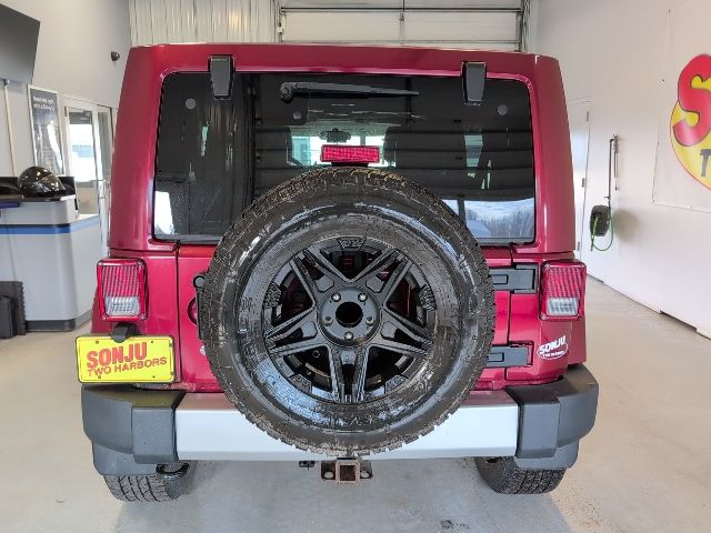 2012 Jeep Wrangler Unlimited Sahara photo 4