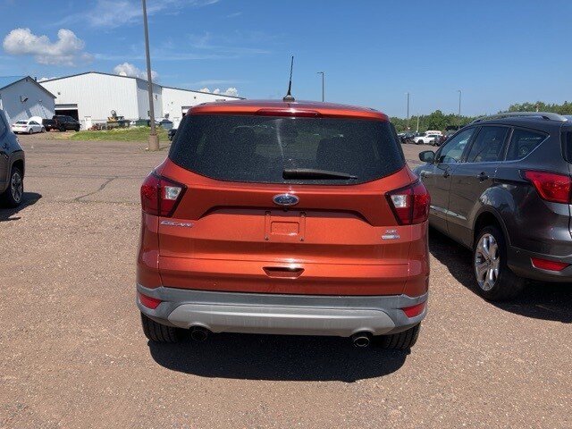 2019 Ford Escape SE photo 2
