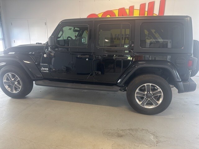 2020 Jeep Wrangler Unlimited Sahara photo 2