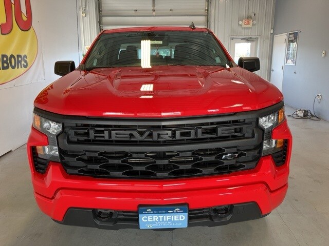 2023 Chevrolet Silverado 1500 Custom photo 2