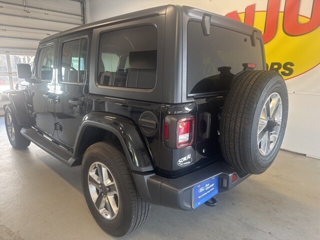 2020 Jeep Wrangler Unlimited Sahara photo 3