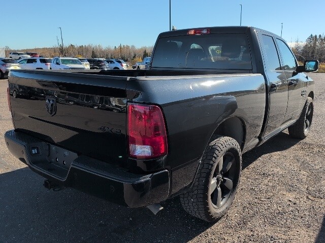 2022 Ram 1500 Classic SLT photo 2