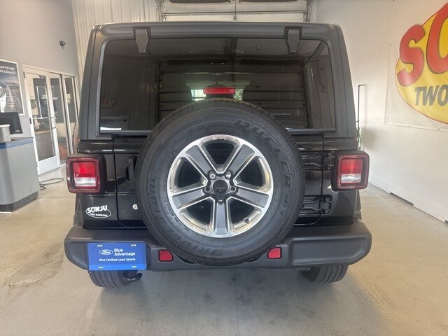 2020 Jeep Wrangler Unlimited Sahara photo 4