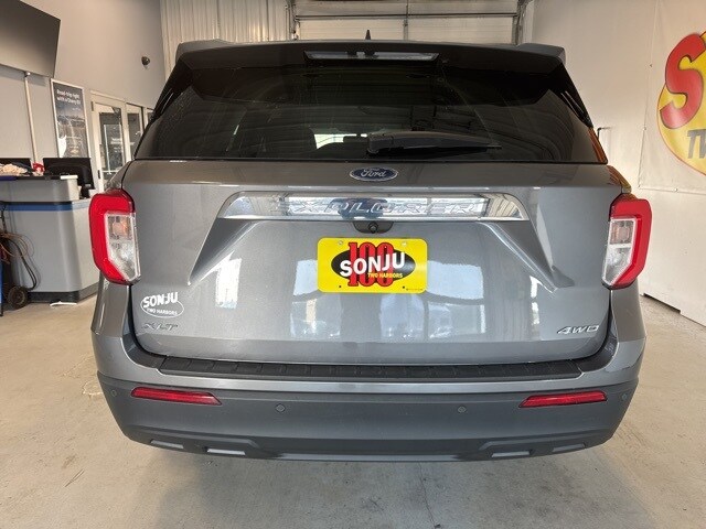 2021 Ford Explorer XLT photo 3