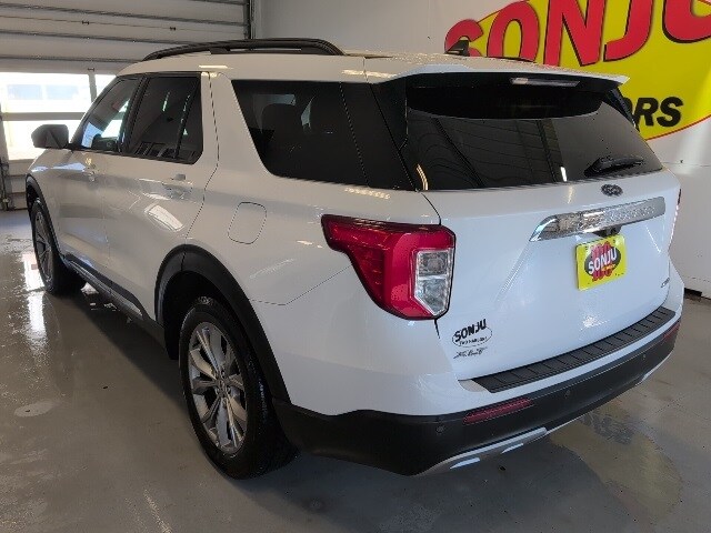 2023 Ford Explorer XLT photo 3