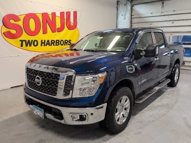 2017 Nissan Titan SV's photo