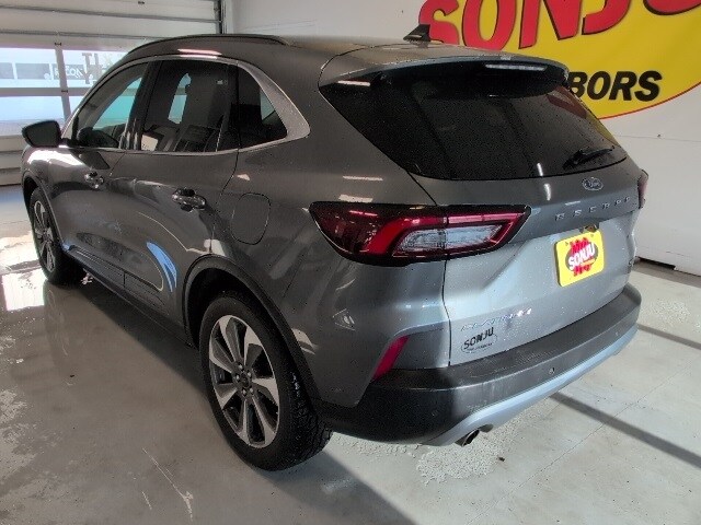 2023 Ford Escape Hybrid Platinum photo 3