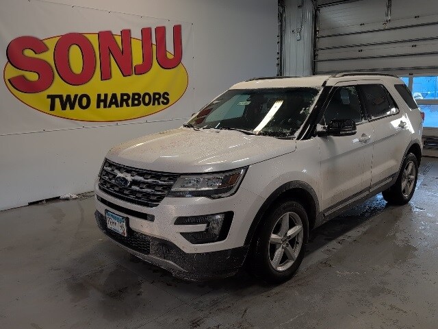 2016 Ford Explorer XLT's photo