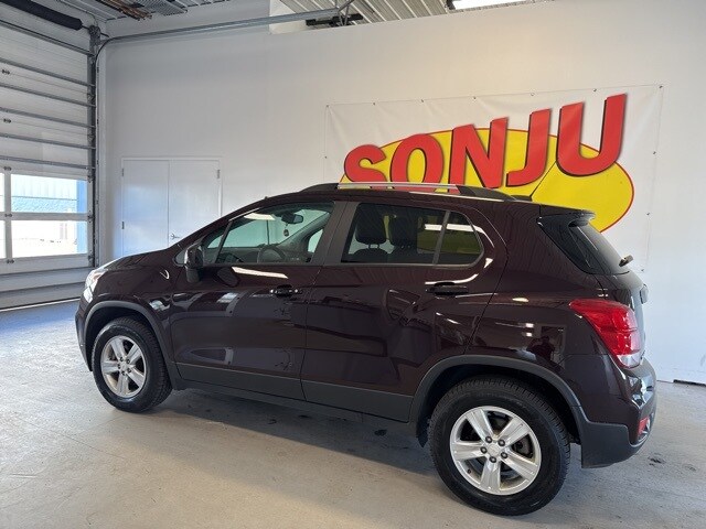 Used 2022 Chevrolet Trax LT with VIN KL7CJPSM0NB521361 for sale in Two Harbors, Minnesota