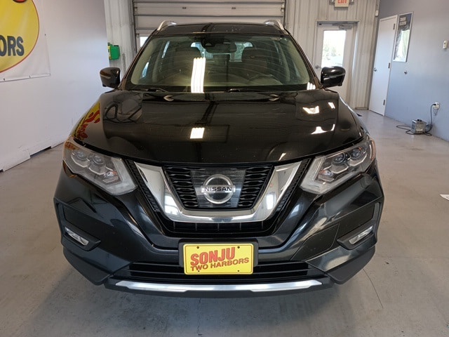 Used 2017 Nissan Rogue SL with VIN JN8AT2MV8HW022662 for sale in Two Harbors, Minnesota