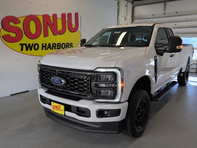 2026 Ford F-350 Super Duty XL's photo