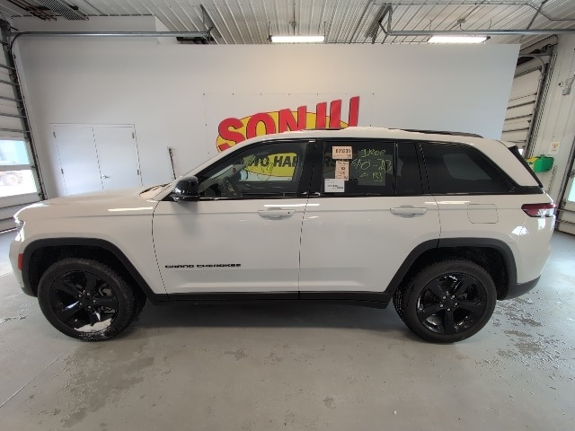 Used 2023 Jeep Grand Cherokee Limited with VIN 1C4RJHBGXPC538355 for sale in Two Harbors, Minnesota
