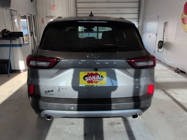 2023 Ford Escape Hybrid Platinum photo 4