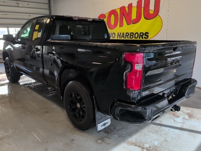 Used 2020 Chevrolet Silverado 1500 RST with VIN 1GCRYEED1LZ238187 for sale in Two Harbors, Minnesota