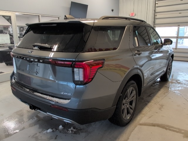 2026 Ford Explorer photo 4