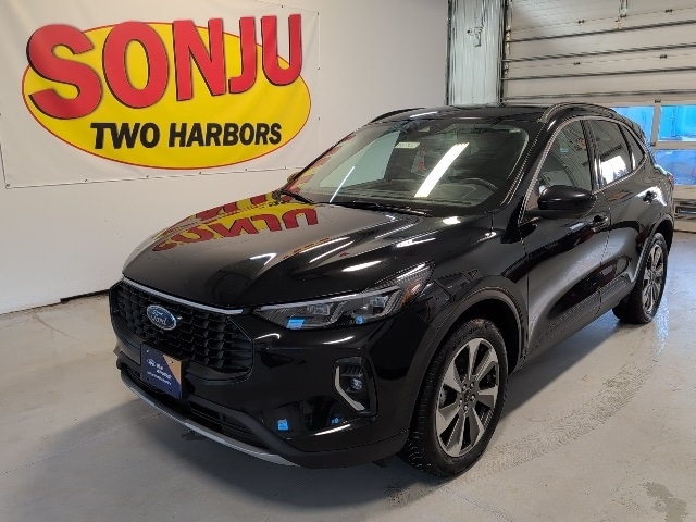 2023 Ford Escape Platinum's photo