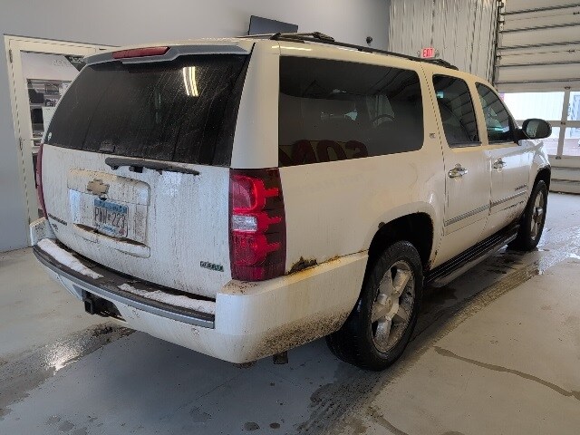 2011 Chevrolet Suburban 1500 LTZ photo 4