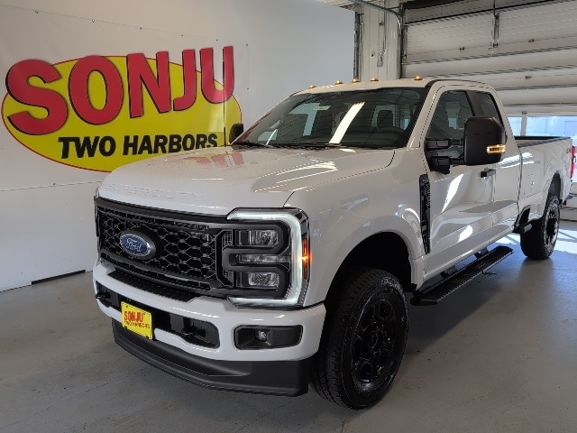 2026 Ford F-350 Super Duty XL's photo