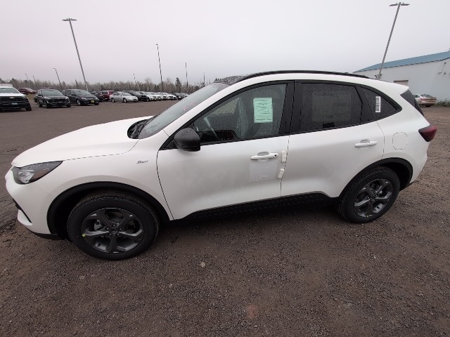 2026 Ford Escape ST-Line photo 2