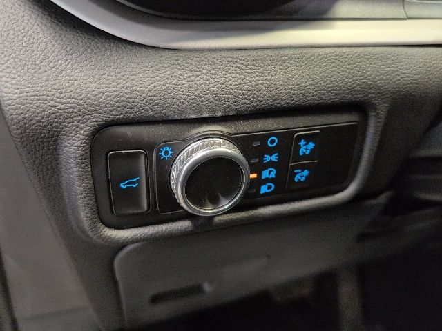 2023 Ford Explorer XLT - Photo 16