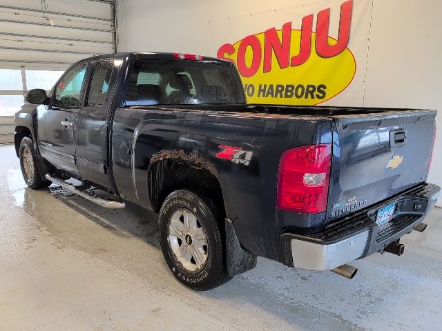 Used 2011 Chevrolet Silverado 1500 LT with VIN 1GCRKSE36BZ281381 for sale in Two Harbors, Minnesota