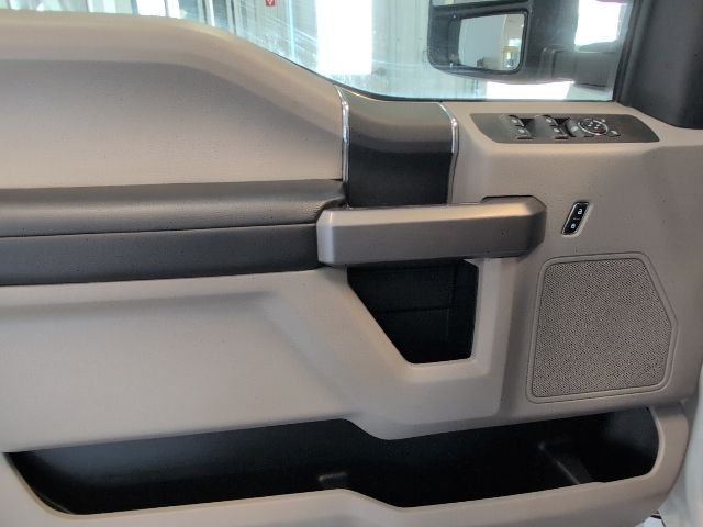 2018 Ford F-350 Super Duty XLT - Photo 13