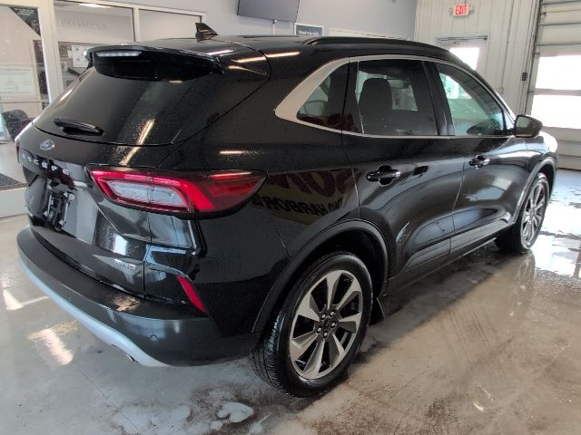 2023 Ford Escape Platinum photo 2