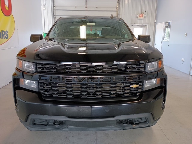 Used 2021 Chevrolet Silverado 1500 Custom with VIN 1GCUYBEF1MZ175278 for sale in Two Harbors, Minnesota