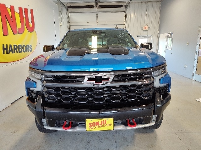 Used 2023 Chevrolet Silverado 1500 ZR2 with VIN 3GCUDHEL9PG330197 for sale in Two Harbors, Minnesota