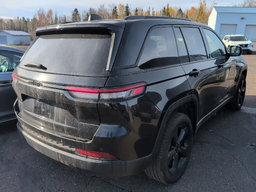 Used 2023 Jeep Grand Cherokee Altitude X SUV