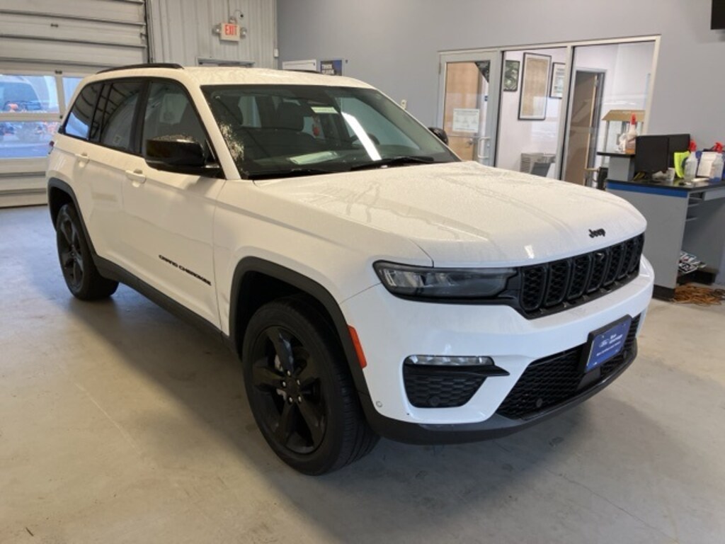 Used 2023 Jeep Grand Cherokee Limited SUV
