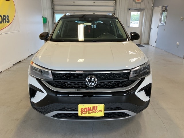 Used 2023 Volkswagen Taos SE with VIN 3VVNX7B21PM322020 for sale in Two Harbors, Minnesota