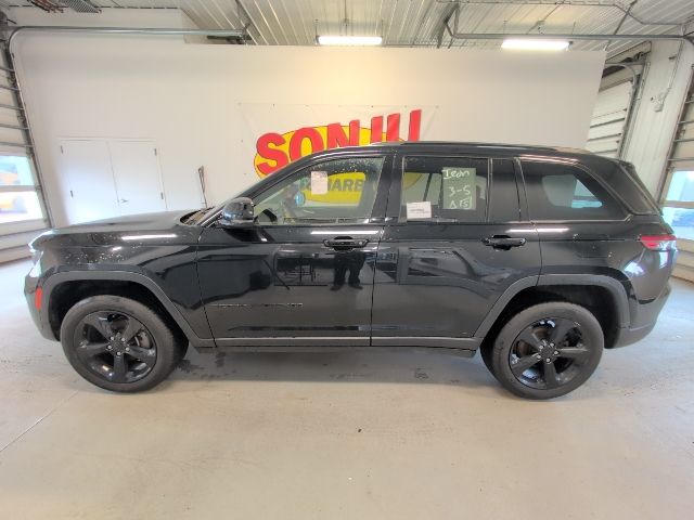 Certified 2023 Jeep Grand Cherokee Altitude with VIN 1C4RJHAG0PC565016 for sale in Two Harbors, Minnesota