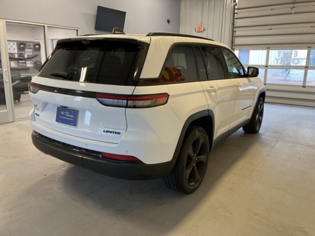 Used 2023 Jeep Grand Cherokee Limited SUV
