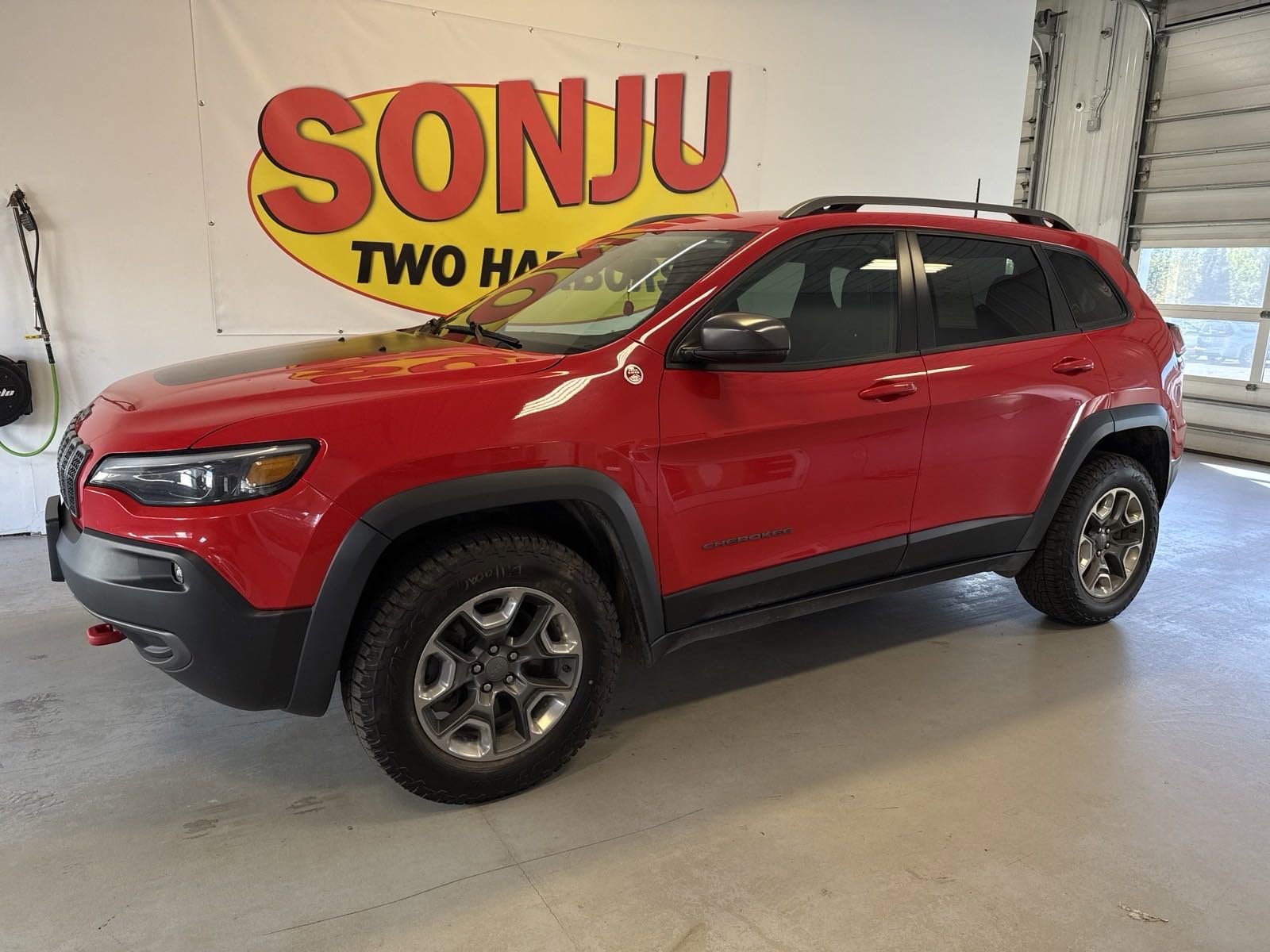 Certified 2019 Jeep Cherokee Trailhawk with VIN 1C4PJMBX4KD458729 for sale in Two Harbors, MN