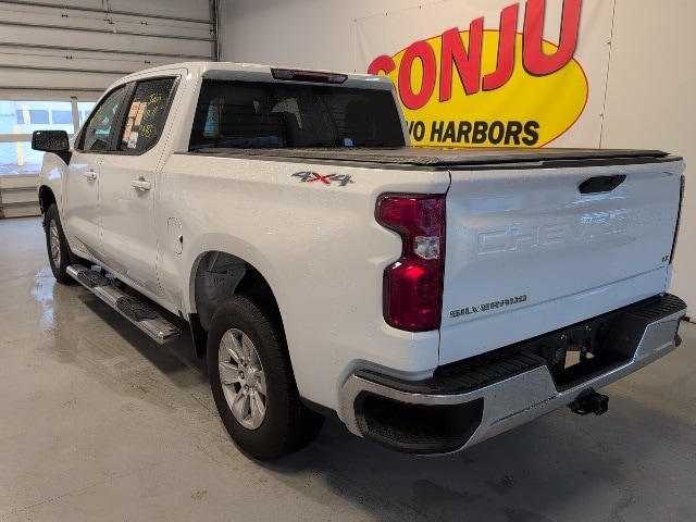Used 2021 Chevrolet Silverado 1500 LT with VIN 1GCUYDED2MZ273259 for sale in Two Harbors, Minnesota