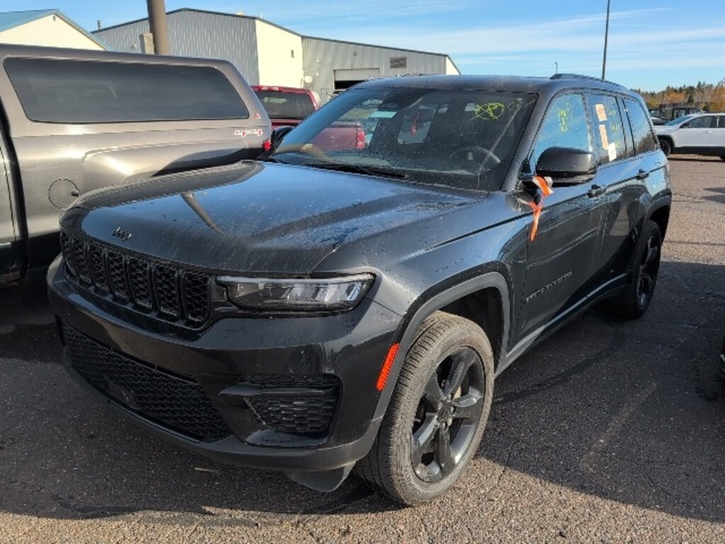 Used 2023 Jeep Grand Cherokee Altitude X SUV