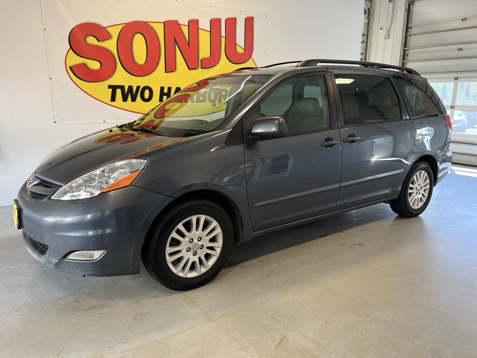 Used 2008 Toyota Sienna XLE with VIN 5TDZK22C28S215330 for sale in Two Harbors, MN