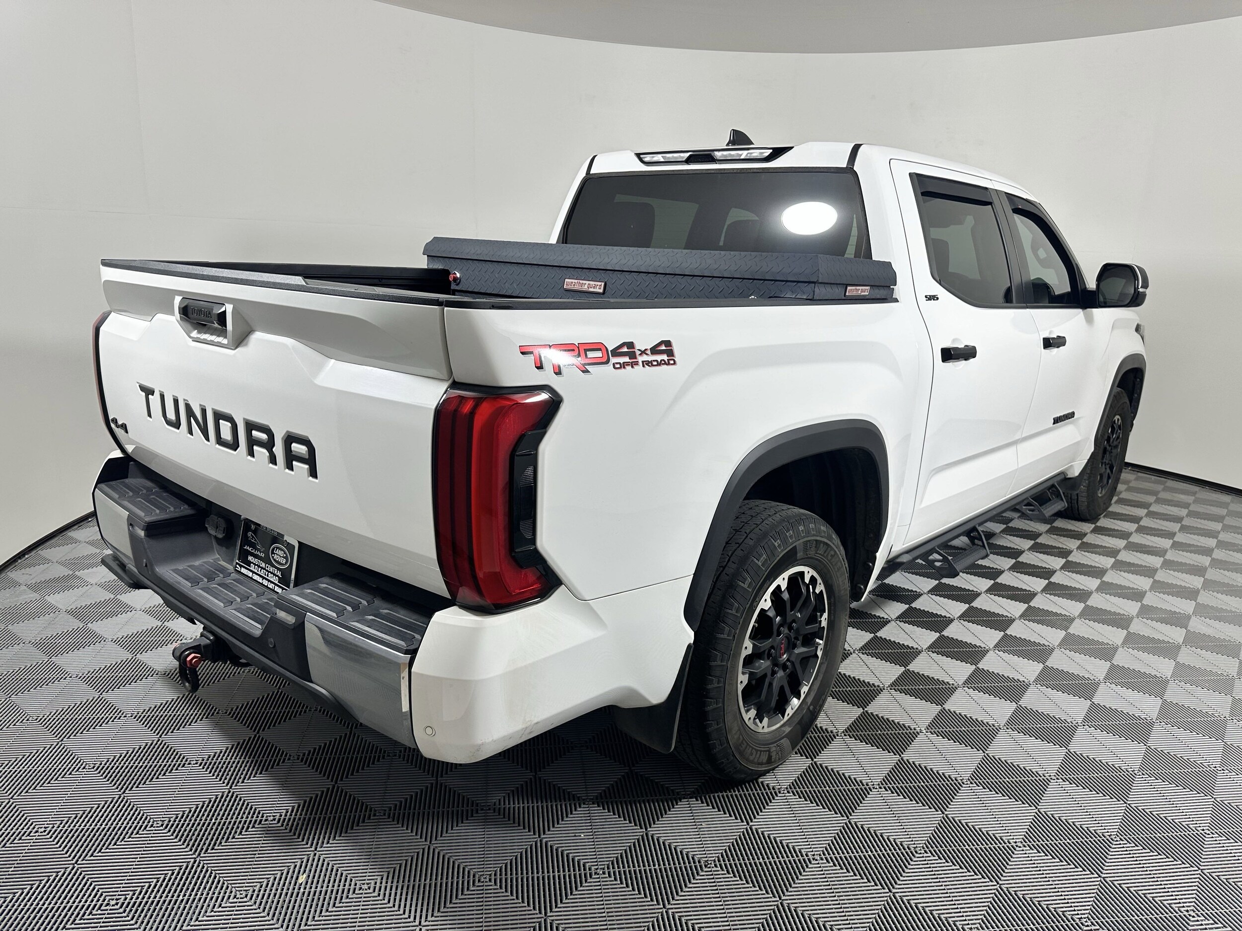 2024 Toyota Tundra SR5 CrewMax photo 2