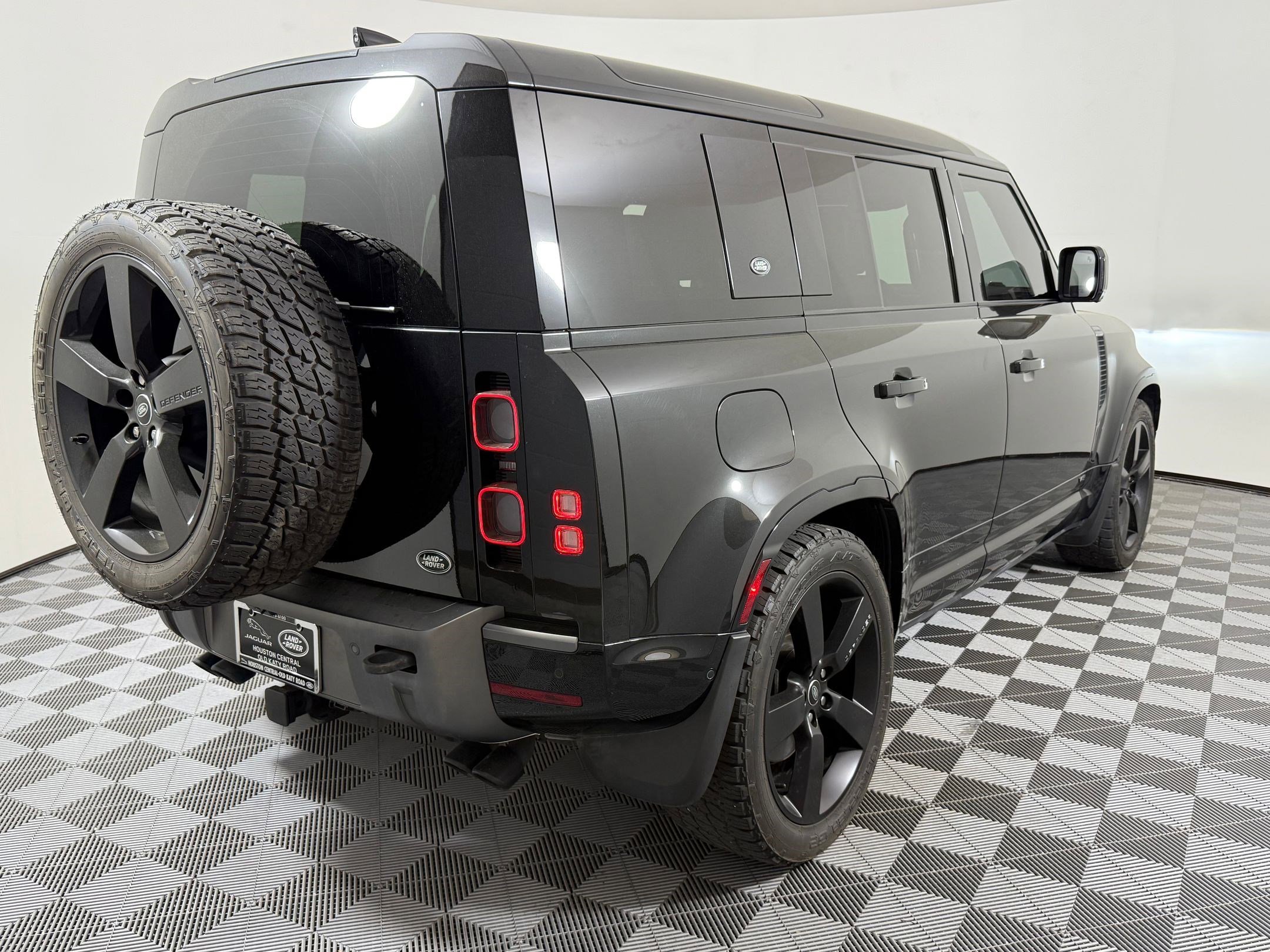 2022 Land Rover Defender V8 - Photo 9
