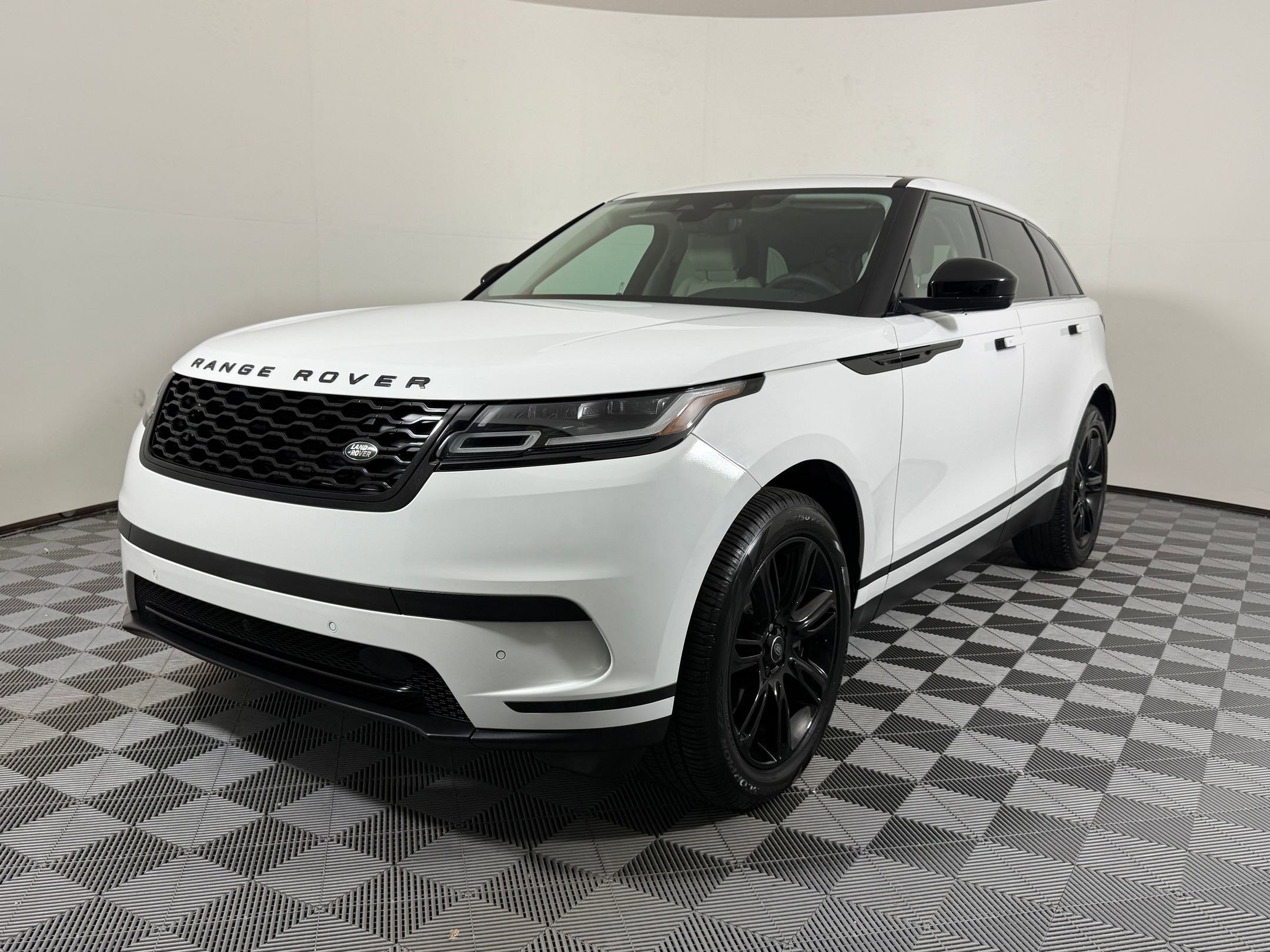 2023 Land Rover Range Rover Velar S's photo