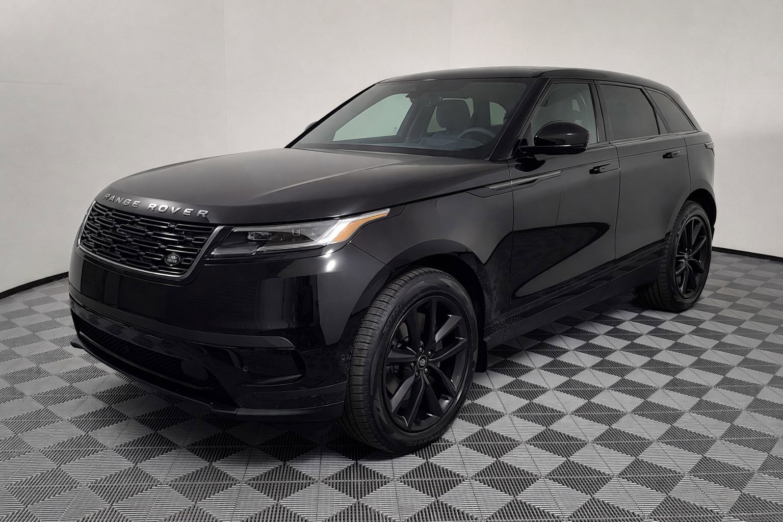 2026 Land Rover Range Rover Velar P250 S's photo