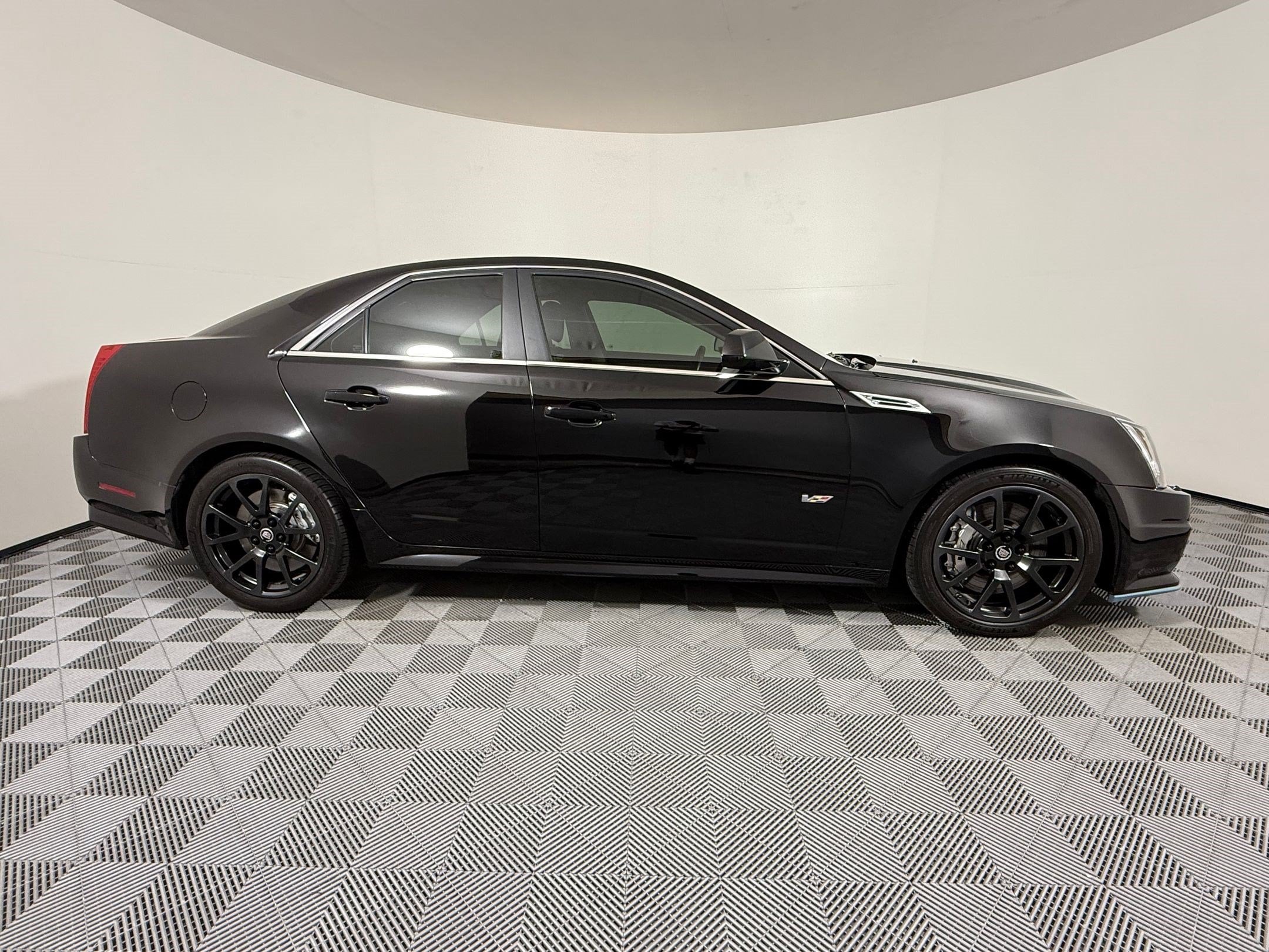 CTS-V 4dr Sdn Sedan