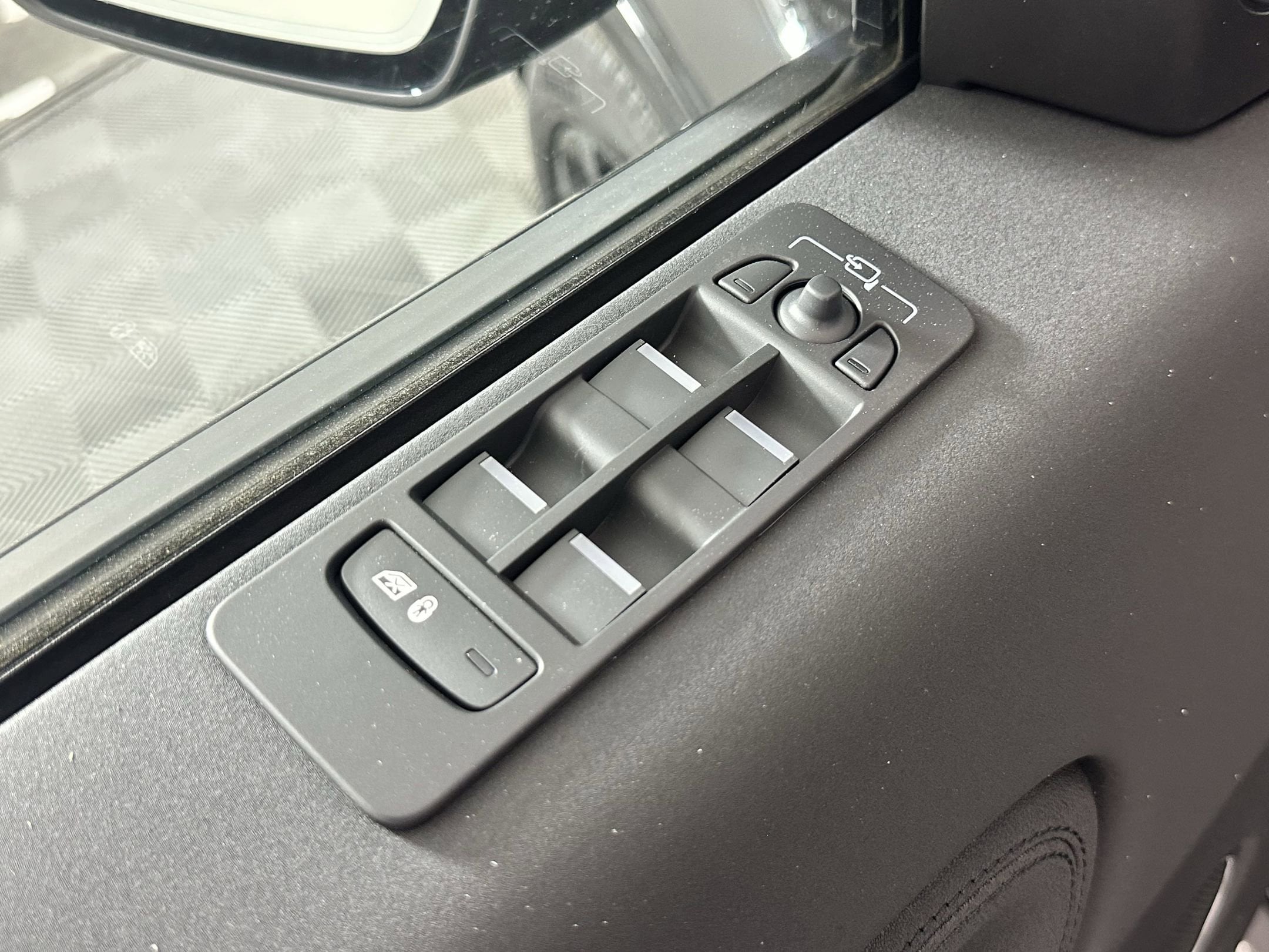 2025 Land Rover Discovery Sport S - Photo 10