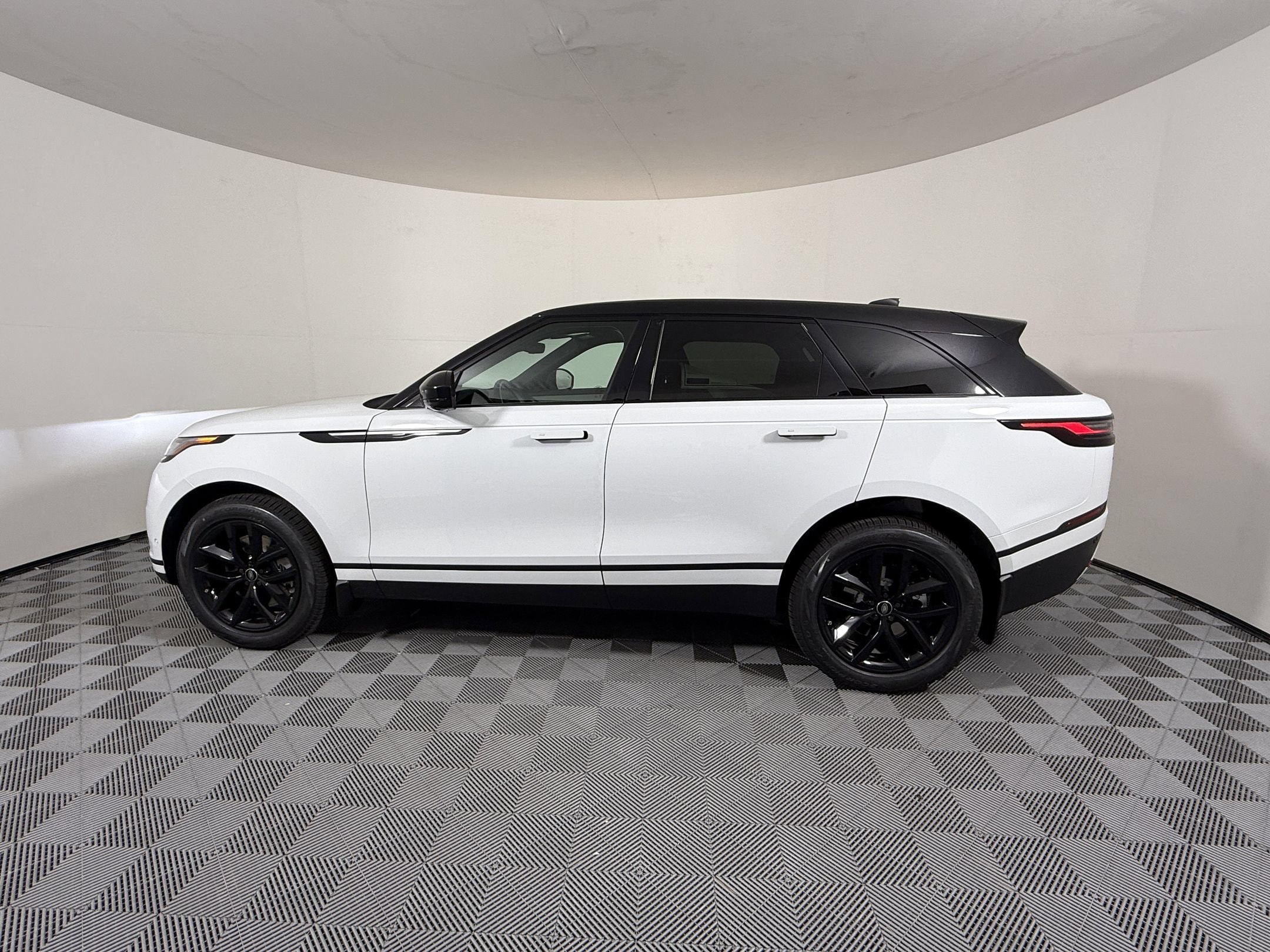 Range Rover Velar S SUV